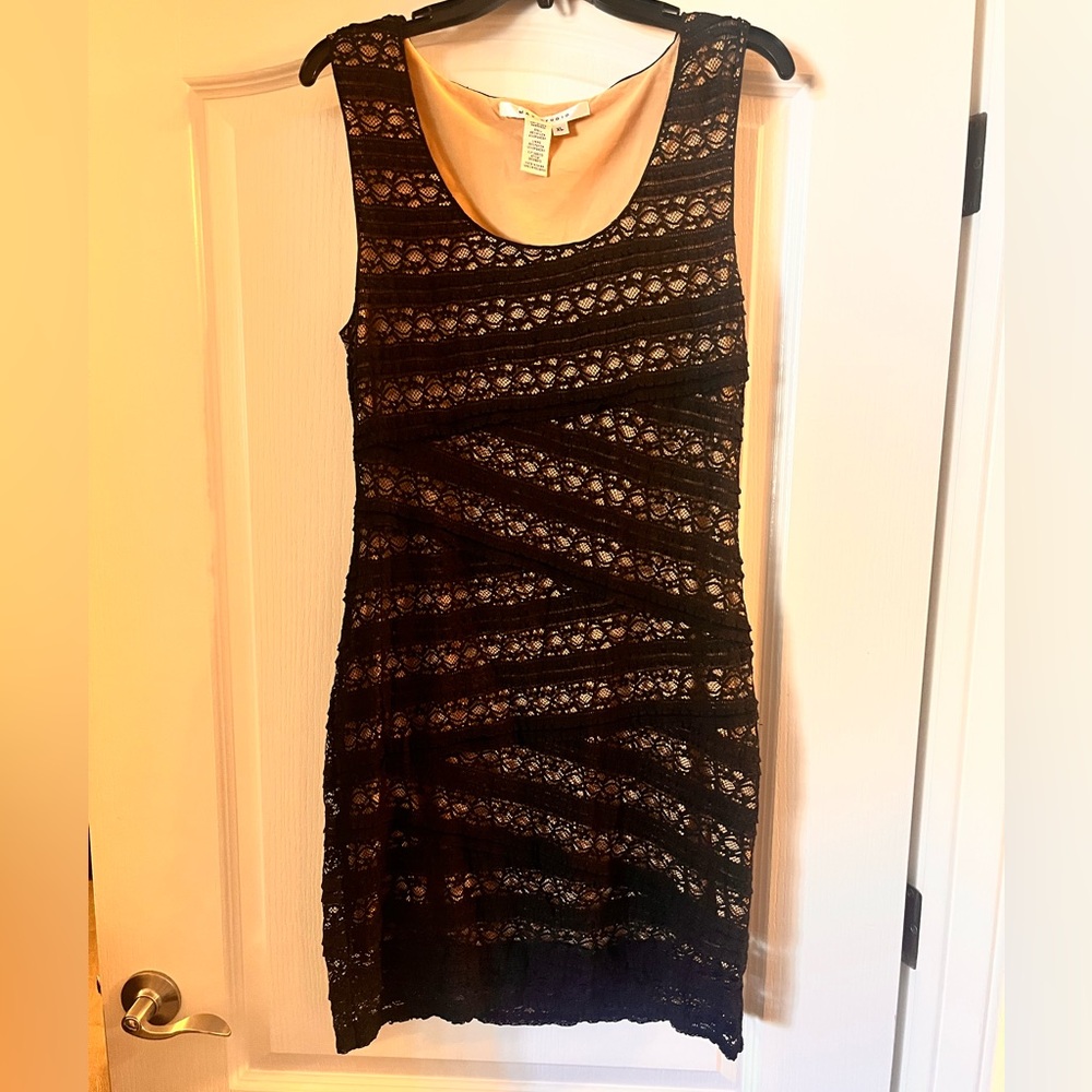 Max studio black lace sleeveless dress
